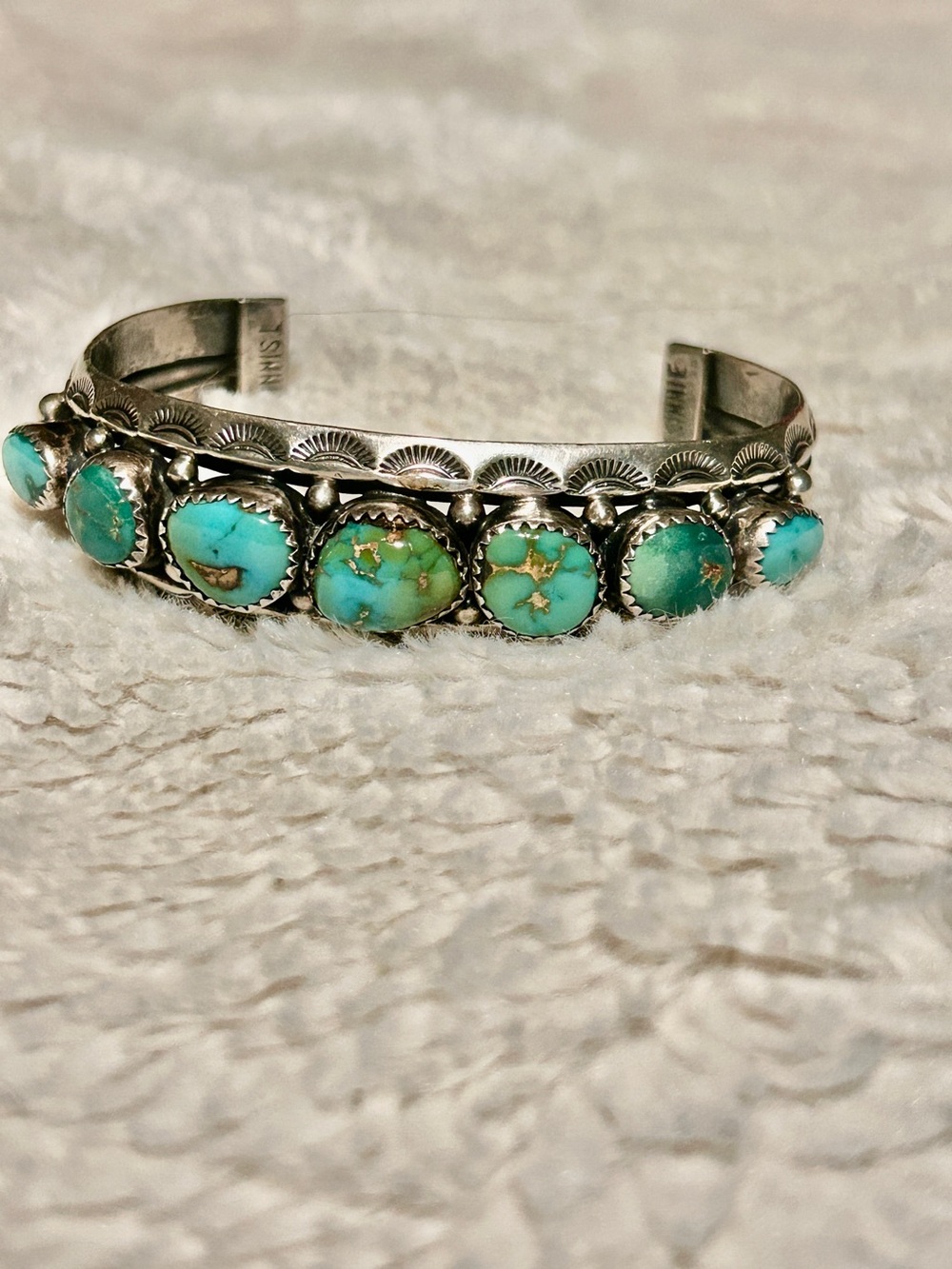 Navajo signed Tsinnie turquoise cuff bracelet - Picture 5 of 15